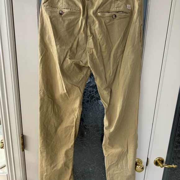 Marine Layer flat front khakis 36w 32l - Picture 2 of 3